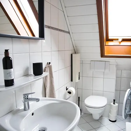 Dg-wohnung Mit Sonnigem Balkon Marburg