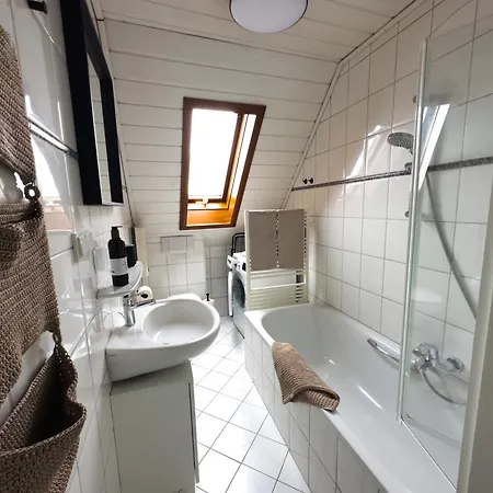 Dg-wohnung Mit Sonnigem Balkon Apartamento Marburg