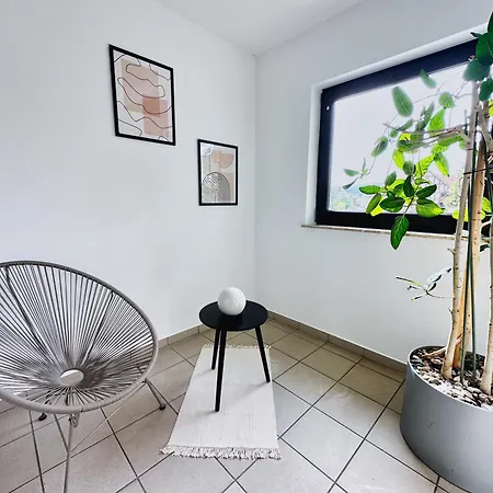 Dg-wohnung Mit Sonnigem Balkon アパート Marburg