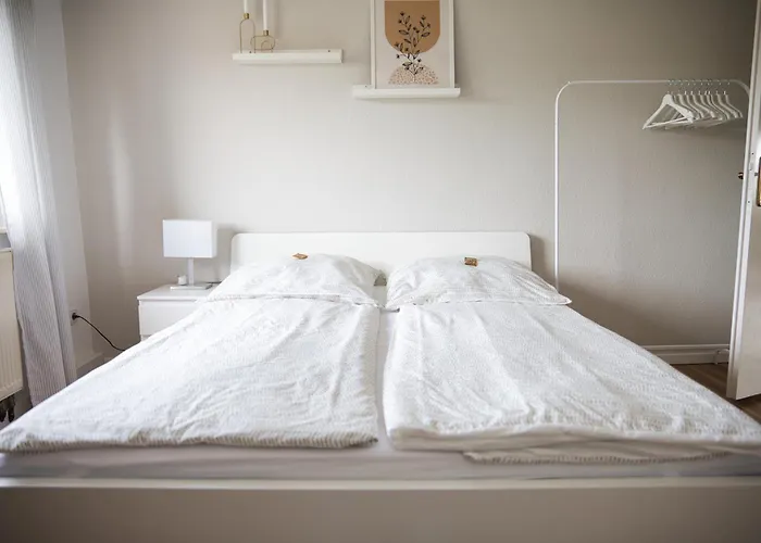 Dg-wohnung Mit Sonnigem Balkon *