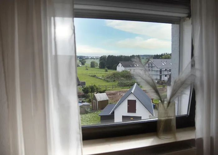 Dg-wohnung Mit Sonnigem Balkon * Marburg