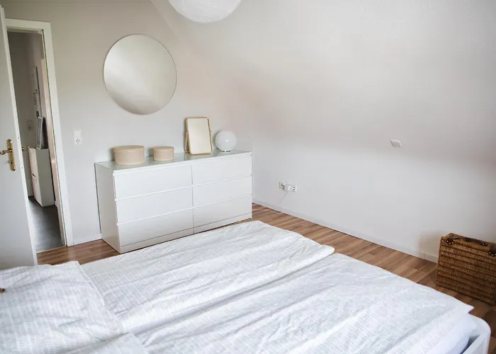 Dg-wohnung Mit Sonnigem Balkon شقة Marburg