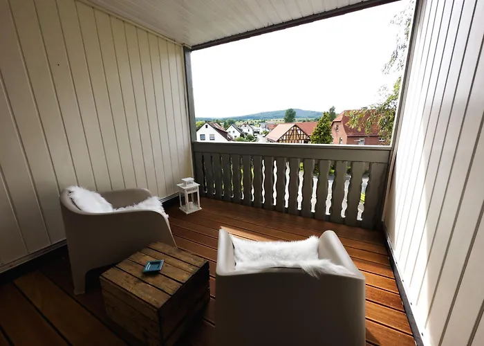 Dg-wohnung Mit Sonnigem Balkon شقة