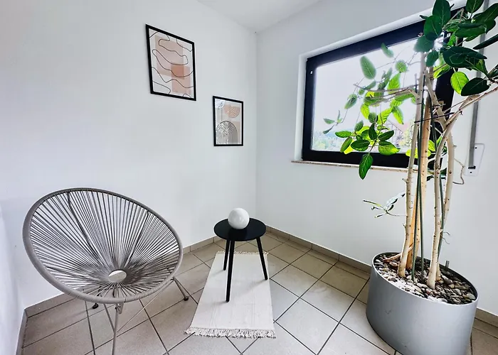 Dg-wohnung Mit Sonnigem Balkon شقة Marburg